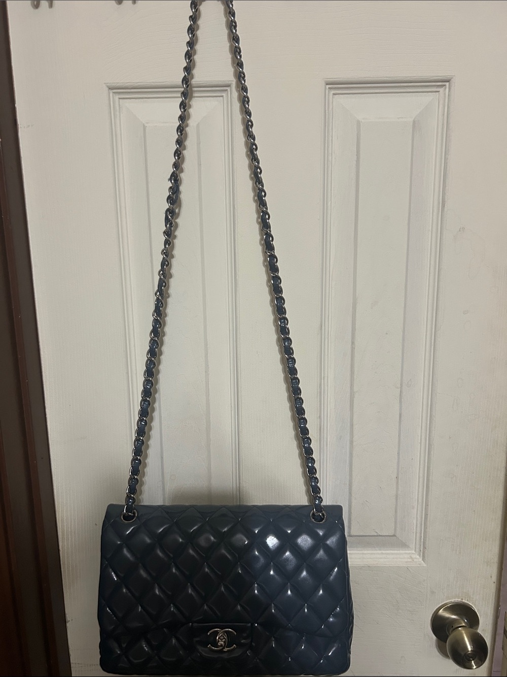 CHANEL Quilted Chain Shoulder Bag in Navy